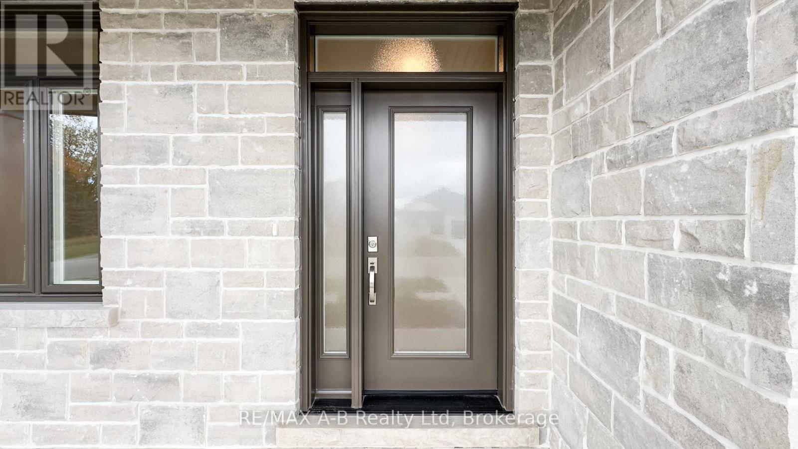 21 Nelson Street, West Perth (Mitchell), Ontario  N0K 1N0 - Photo 5 - X12419298