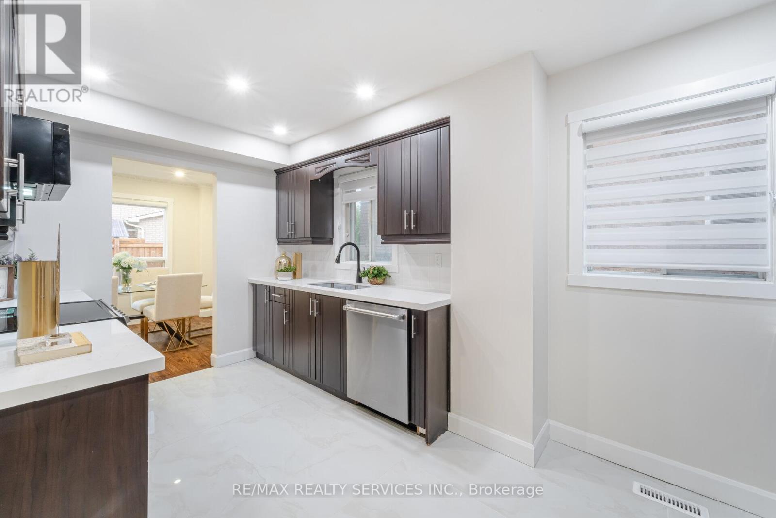 96 Toba Crescent, Brampton, Ontario  L6Z 4R8 - Photo 16 - W12478843