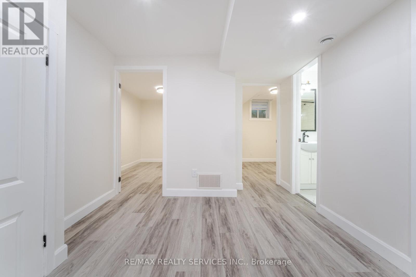 96 Toba Crescent, Brampton, Ontario  L6Z 4R8 - Photo 41 - W12478843