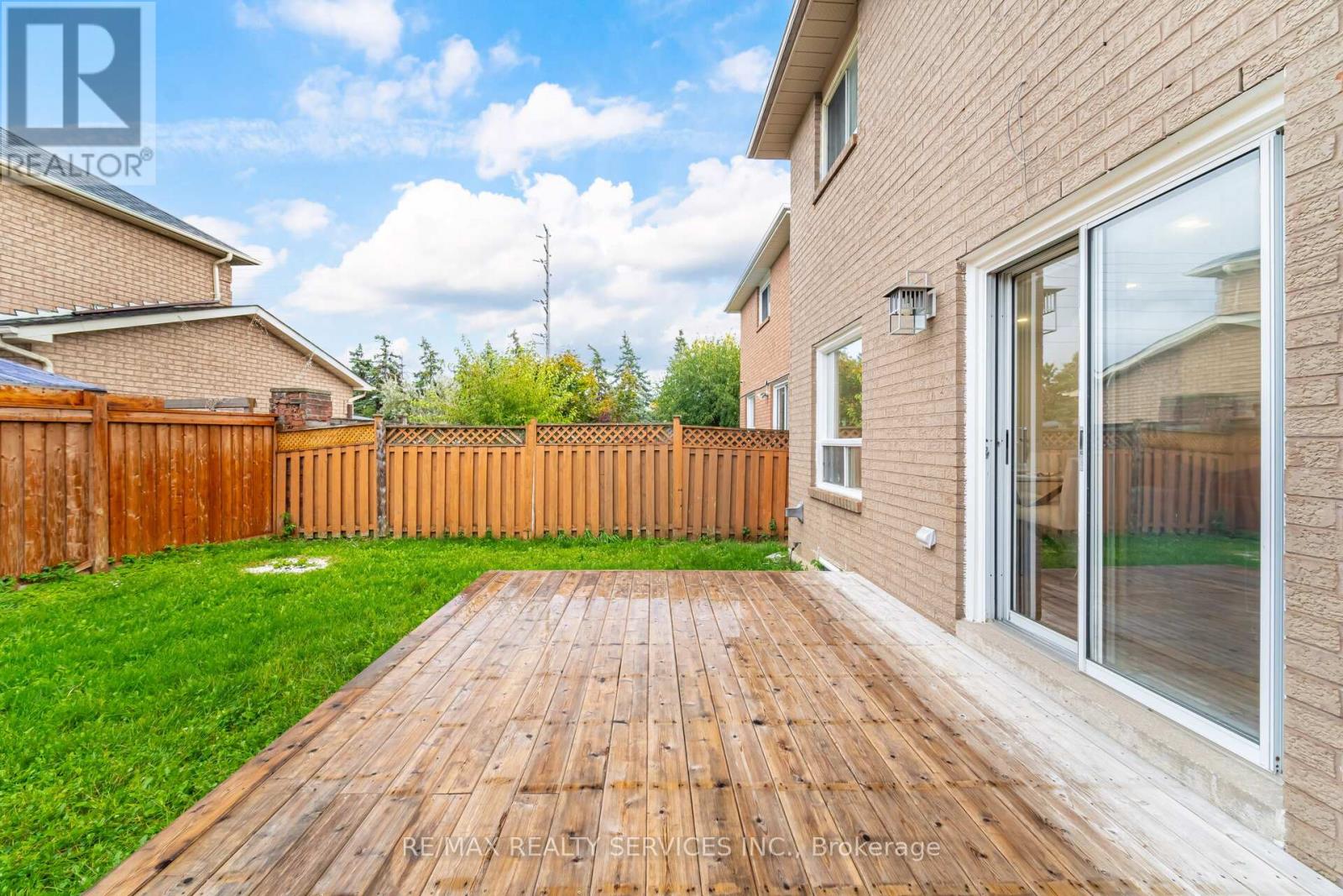 96 Toba Crescent, Brampton, Ontario  L6Z 4R8 - Photo 45 - W12478843