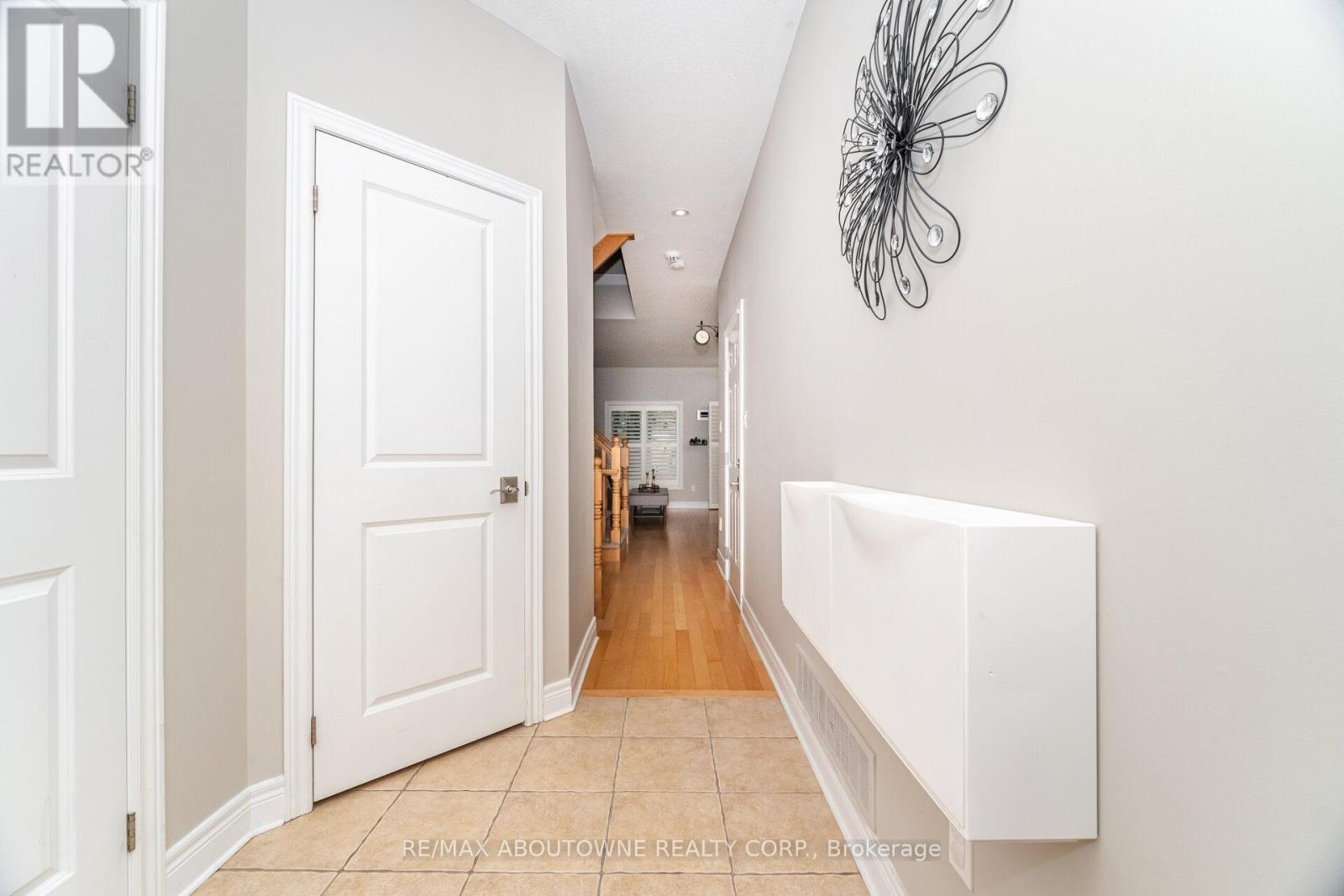 1 - 540 Guelph Line, Burlington, Ontario  L7R 3M4 - Photo 5 - W12478876