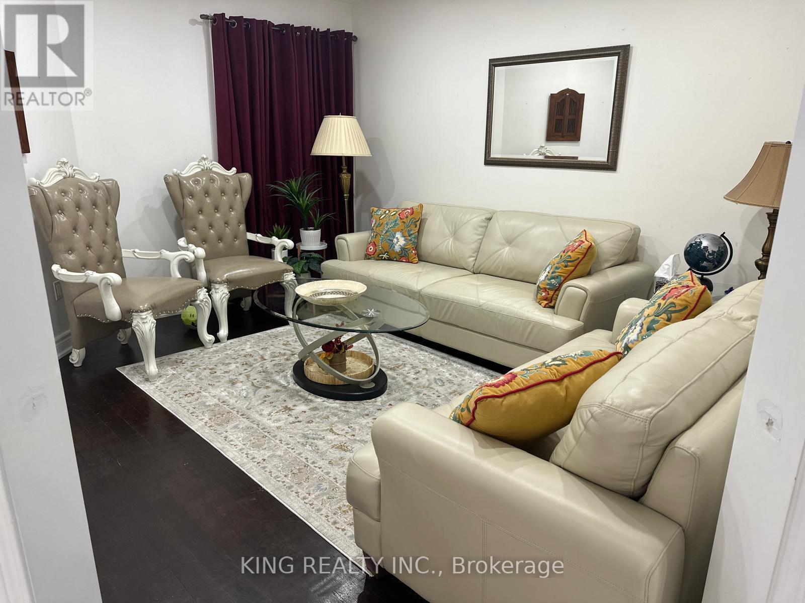 36 Creekwood Drive, Brampton, Ontario  L7A 1J3 - Photo 5 - W12478889