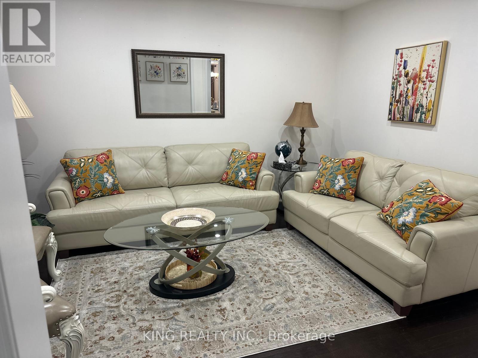 36 Creekwood Drive, Brampton, Ontario  L7A 1J3 - Photo 6 - W12478889