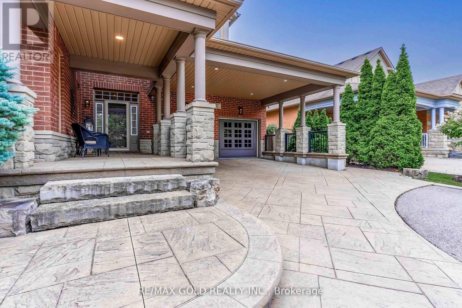 1593 Hallstone Road, Brampton, Ontario  L6Y 5K8 - Photo 5 - W12478892
