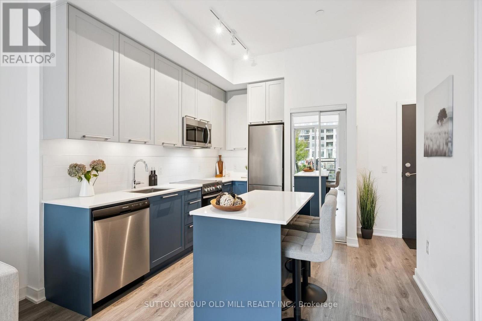 101 - 25 Neighbourhood Lane, Toronto, Ontario  M6P 1Z9 - Photo 13 - W12478900