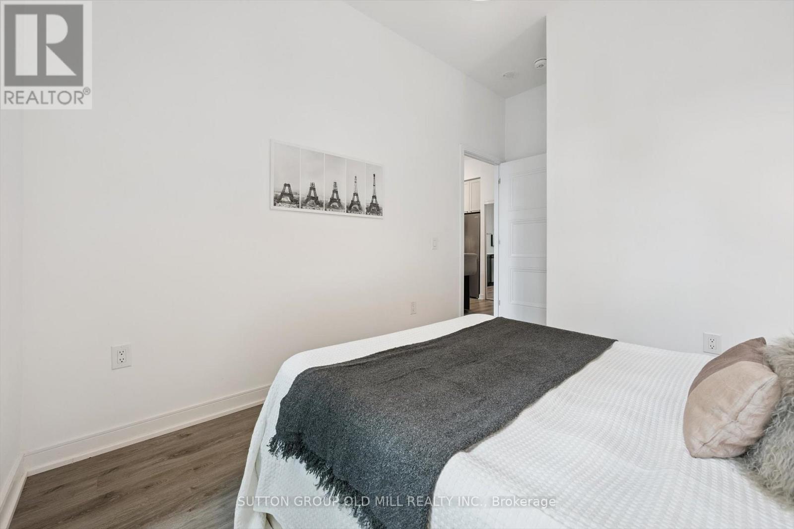 101 - 25 Neighbourhood Lane, Toronto, Ontario  M6P 1Z9 - Photo 28 - W12478900