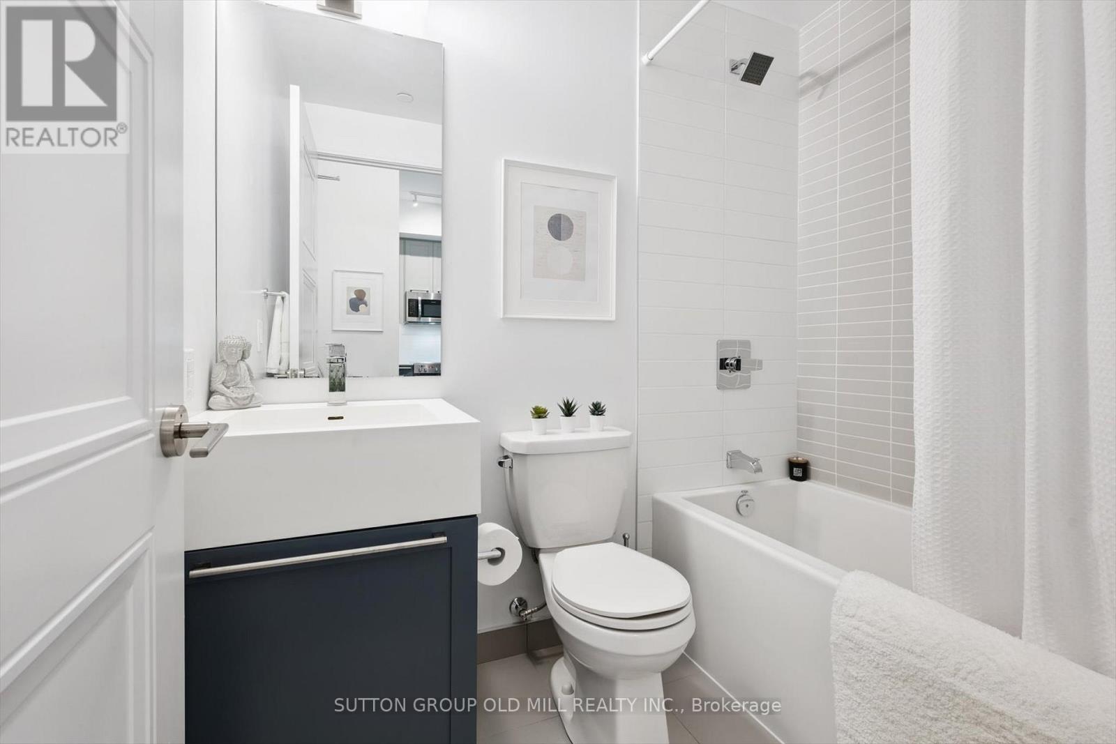 101 - 25 Neighbourhood Lane, Toronto, Ontario  M6P 1Z9 - Photo 30 - W12478900