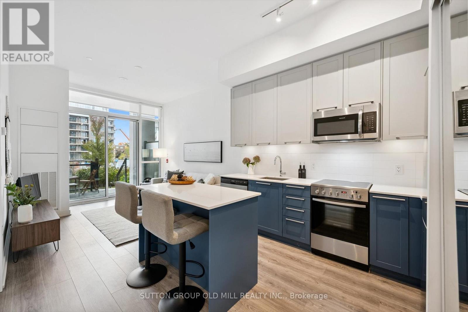 101 - 25 Neighbourhood Lane, Toronto, Ontario  M6P 1Z9 - Photo 7 - W12478900