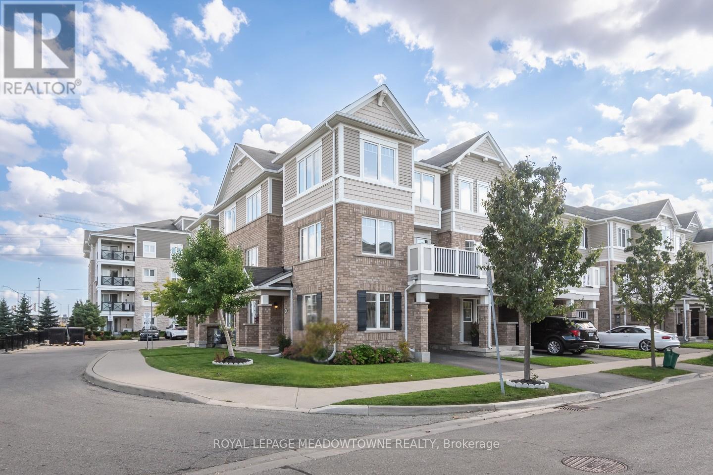 961 Nadalin Heights, Milton, Ontario  L9T 8R3 - Photo 3 - W12478902