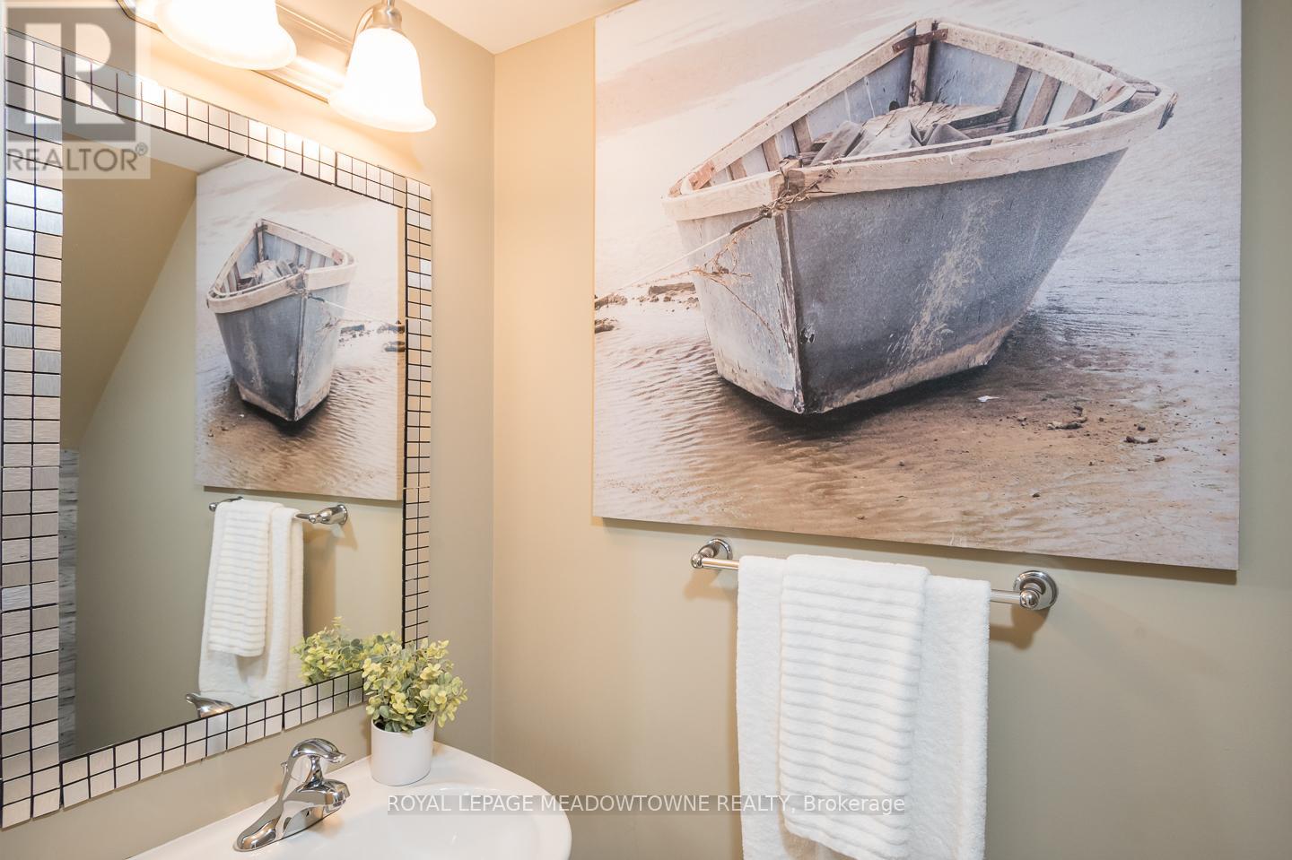 961 Nadalin Heights, Milton, Ontario  L9T 8R3 - Photo 8 - W12478902