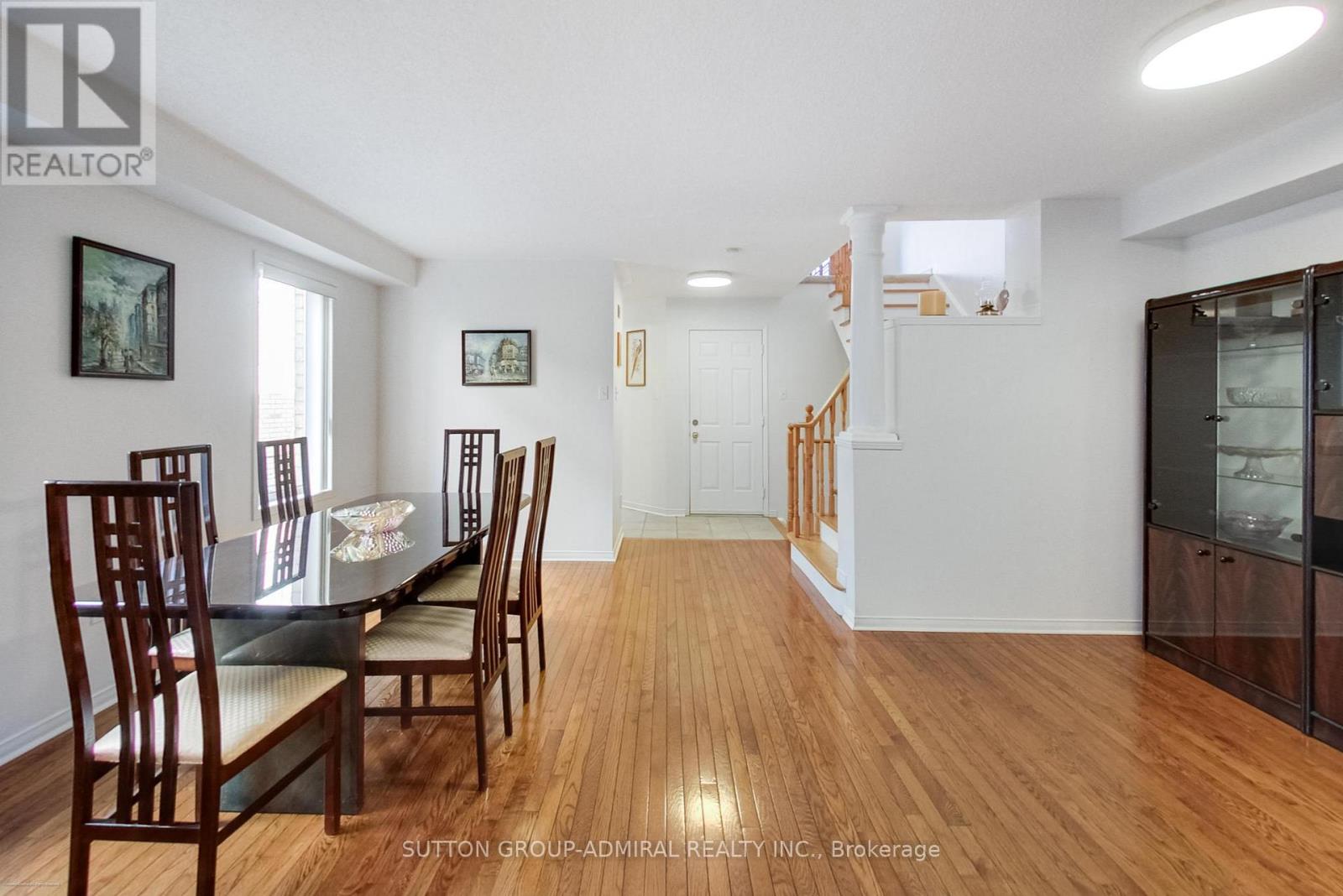 429 Stonetree Court, Mississauga, Ontario  L5H 4H3 - Photo 11 - W12478912