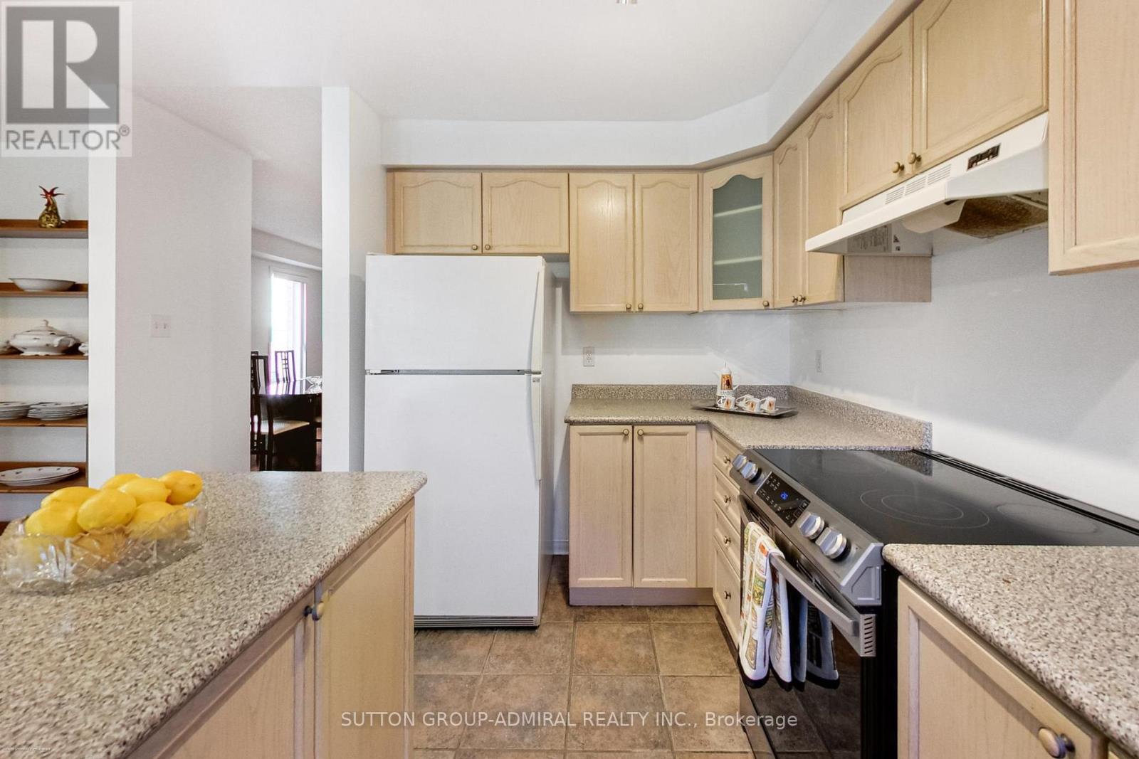 429 Stonetree Court, Mississauga, Ontario  L5H 4H3 - Photo 15 - W12478912