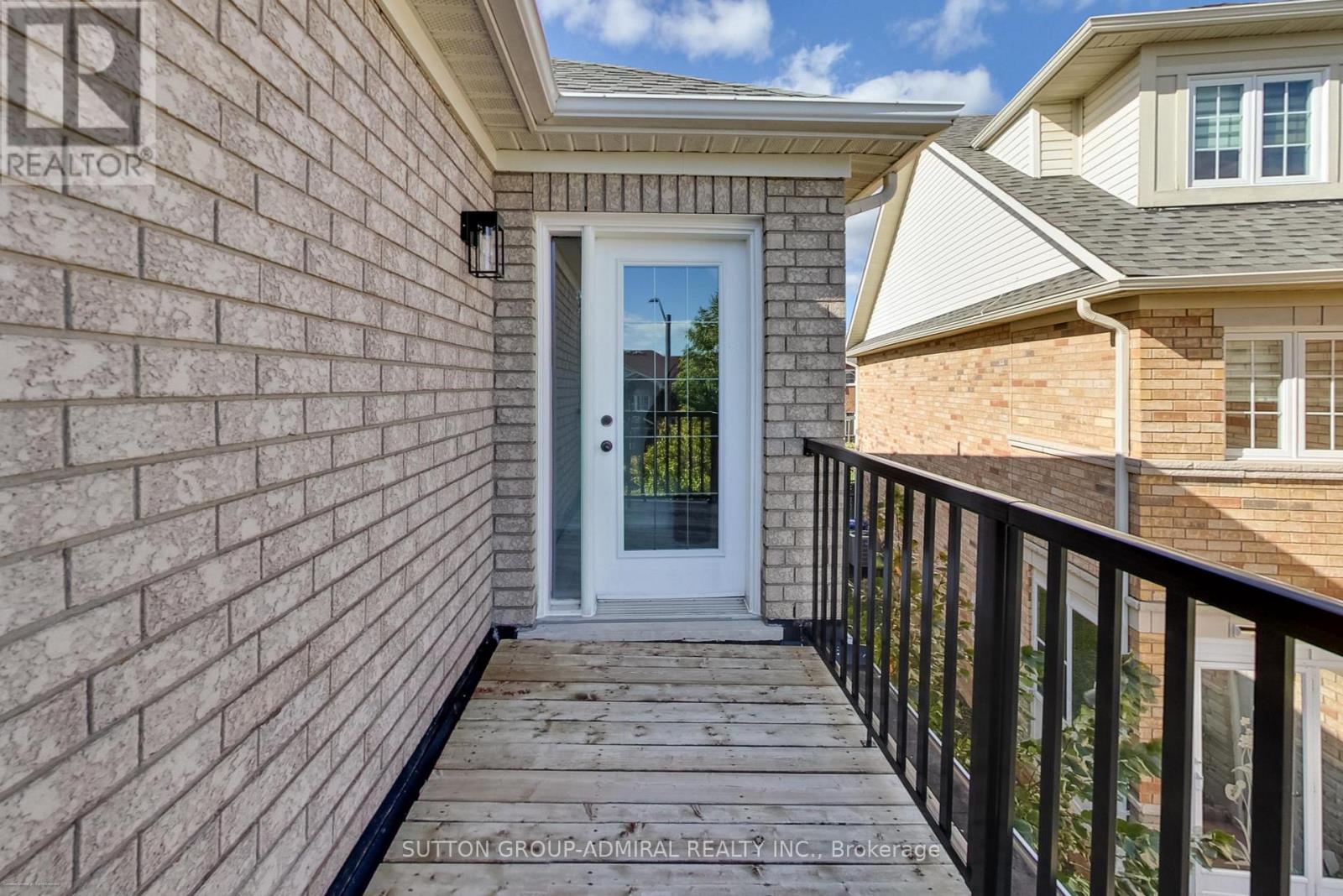 429 Stonetree Court, Mississauga, Ontario  L5H 4H3 - Photo 22 - W12478912