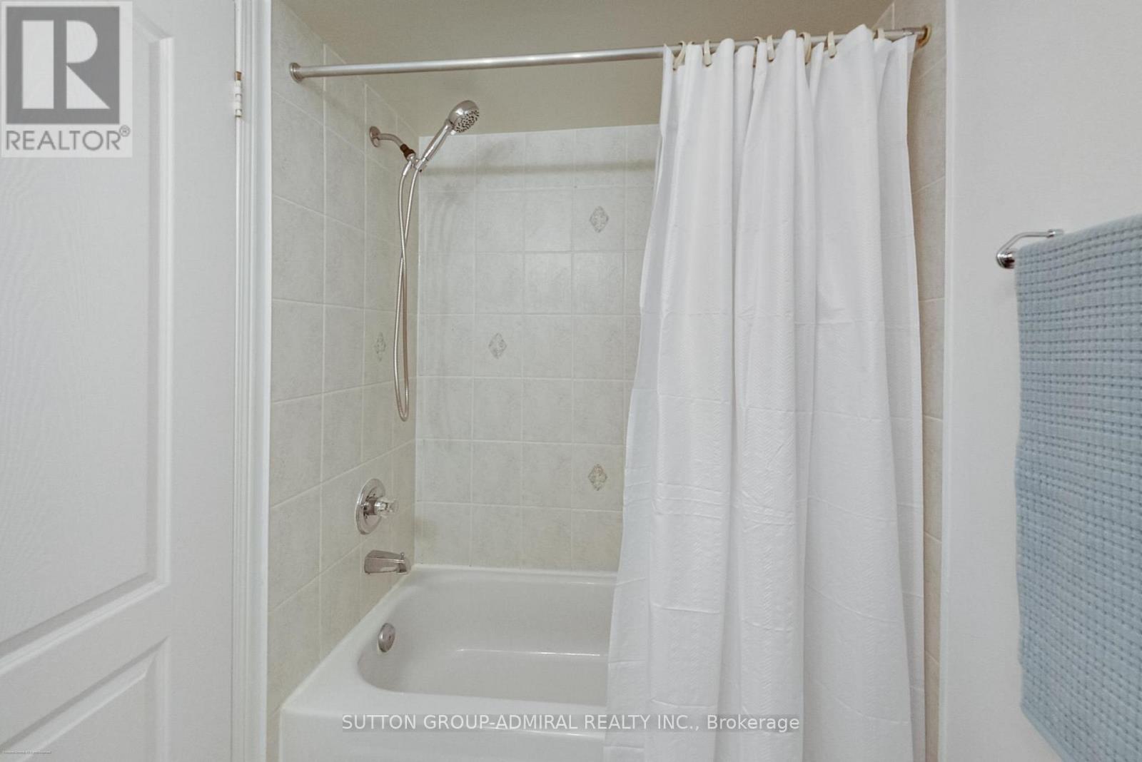 429 Stonetree Court, Mississauga, Ontario  L5H 4H3 - Photo 27 - W12478912