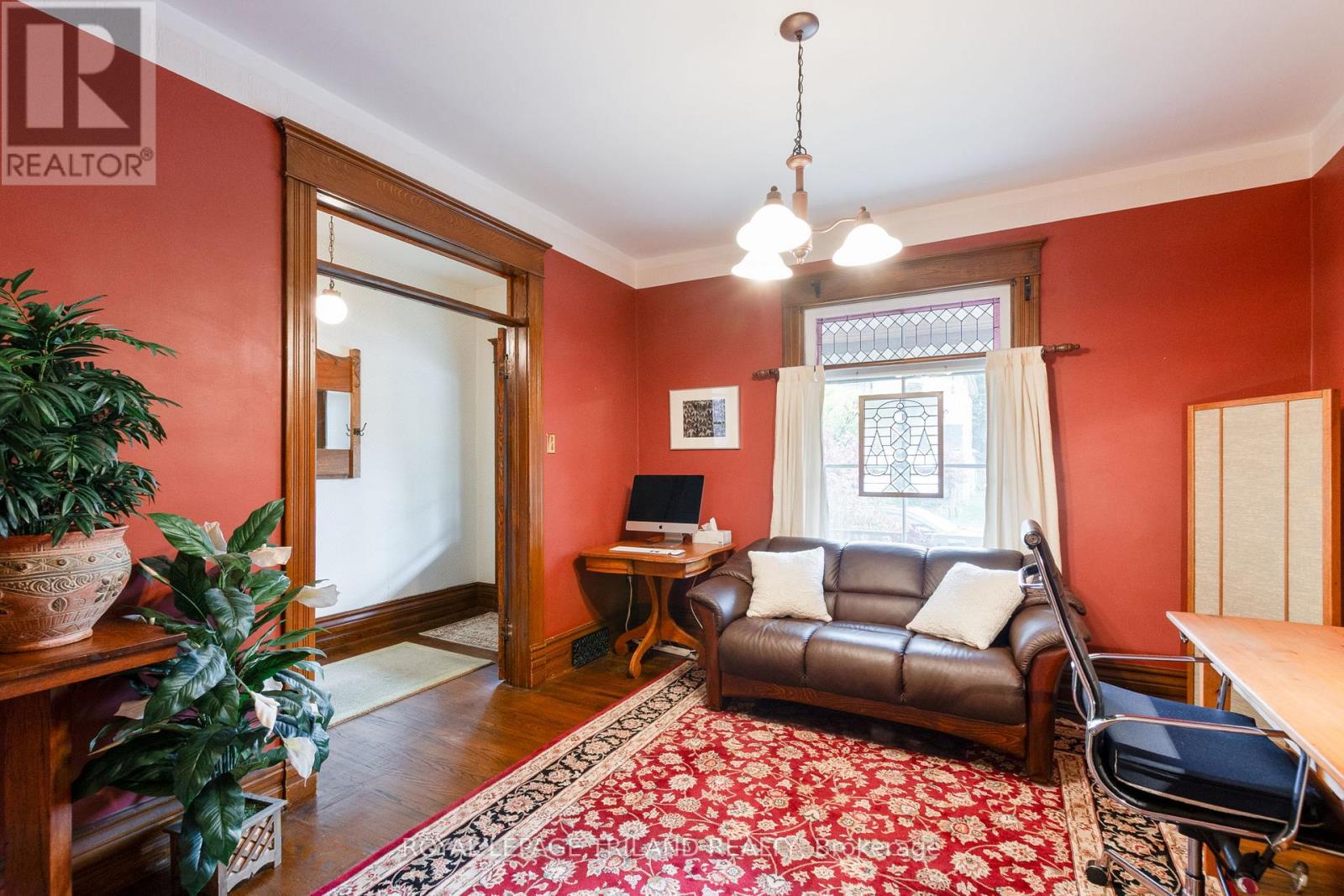 74 Byron Avenue E, London South, Ontario  N6C 1C7 - Photo 4 - X12478880