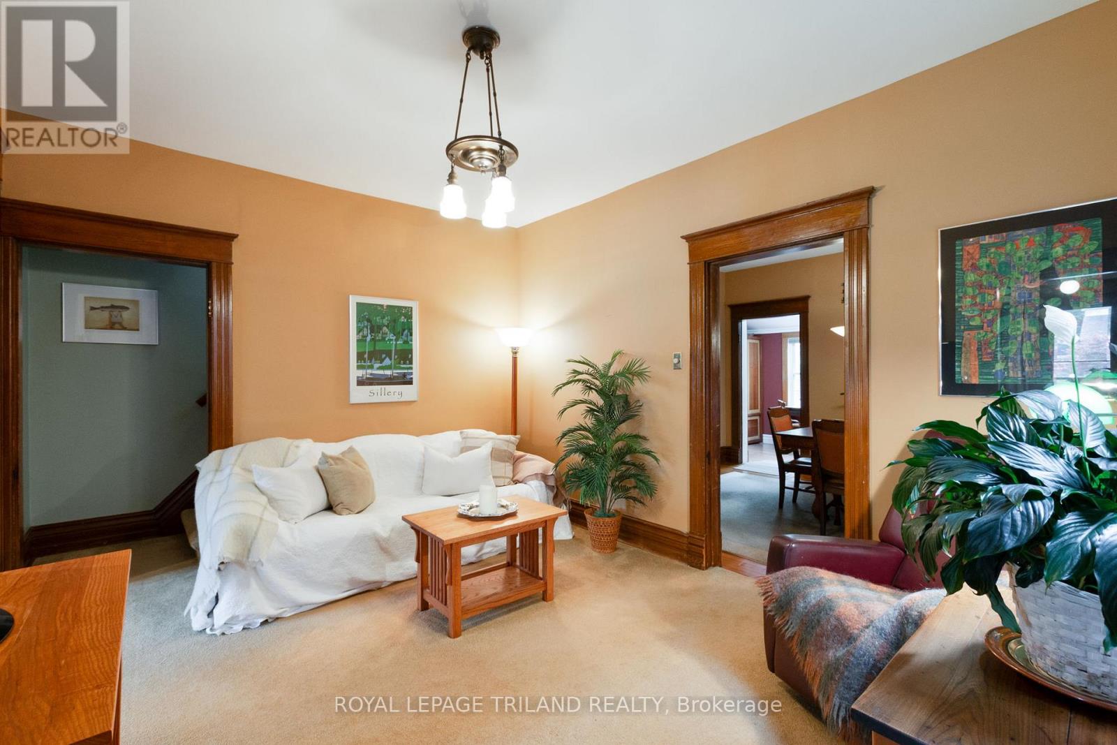 74 Byron Avenue E, London South, Ontario  N6C 1C7 - Photo 6 - X12478880