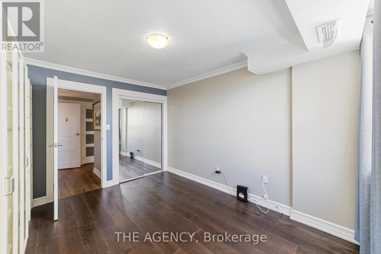 1012 - 500 Green Road, Hamilton, Ontario  L8E 3M6 - Photo 25 - X12478854
