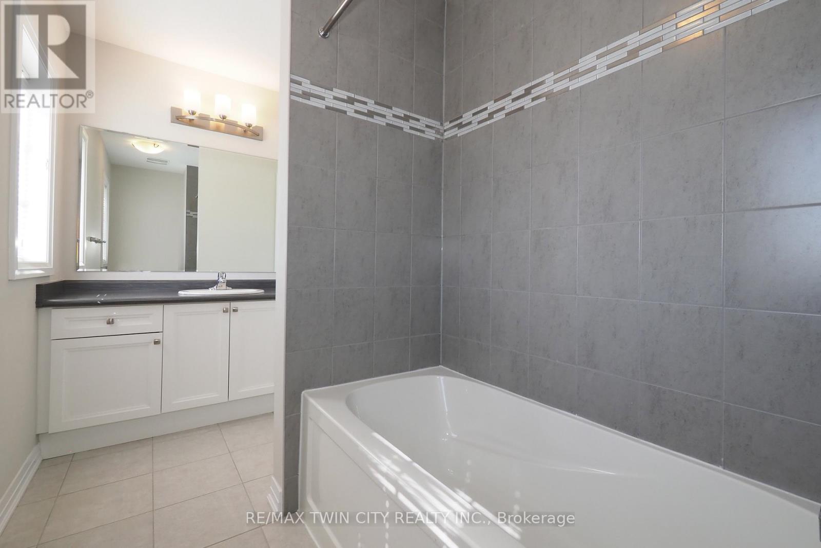 181 South Creek Drive, Kitchener, Ontario  N2P 0E1 - Photo 22 - X12478855