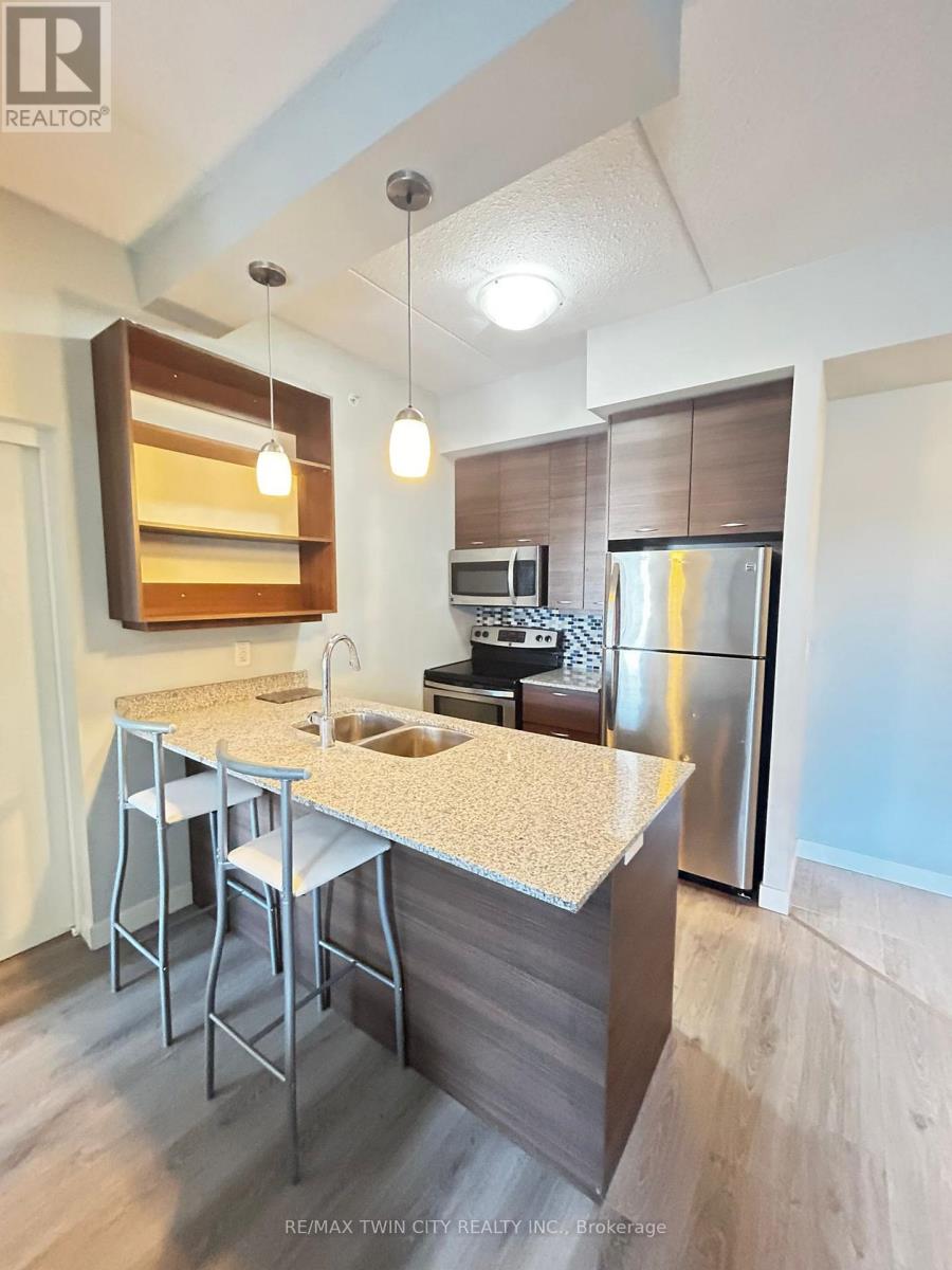 1604 - 318 Spruce Street, Waterloo, Ontario  N2L 3M7 - Photo 12 - X12478877