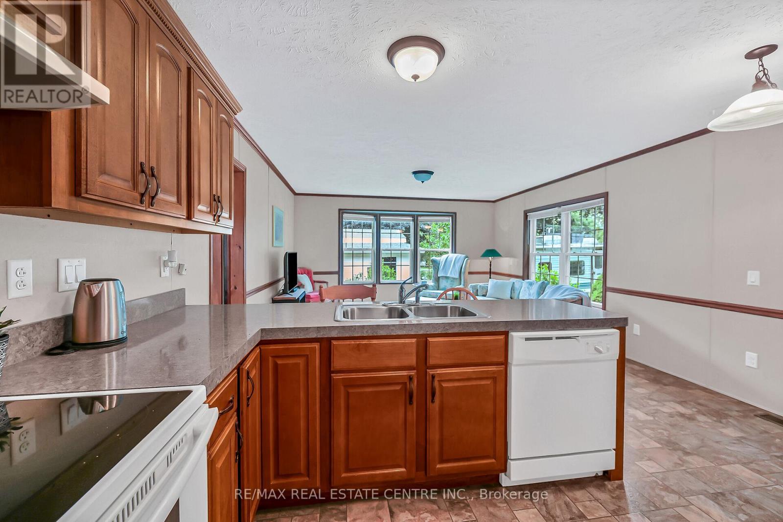 29 Courish Lane, Haldimand, Ontario  N0A 1E0 - Photo 12 - X12478879
