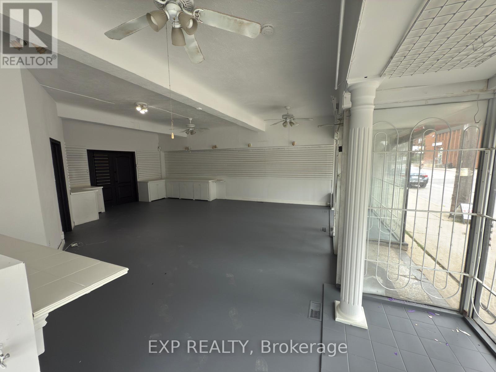 663 Main Street E, Hamilton, Ontario  L8M 1K1 - Photo 2 - X12478891