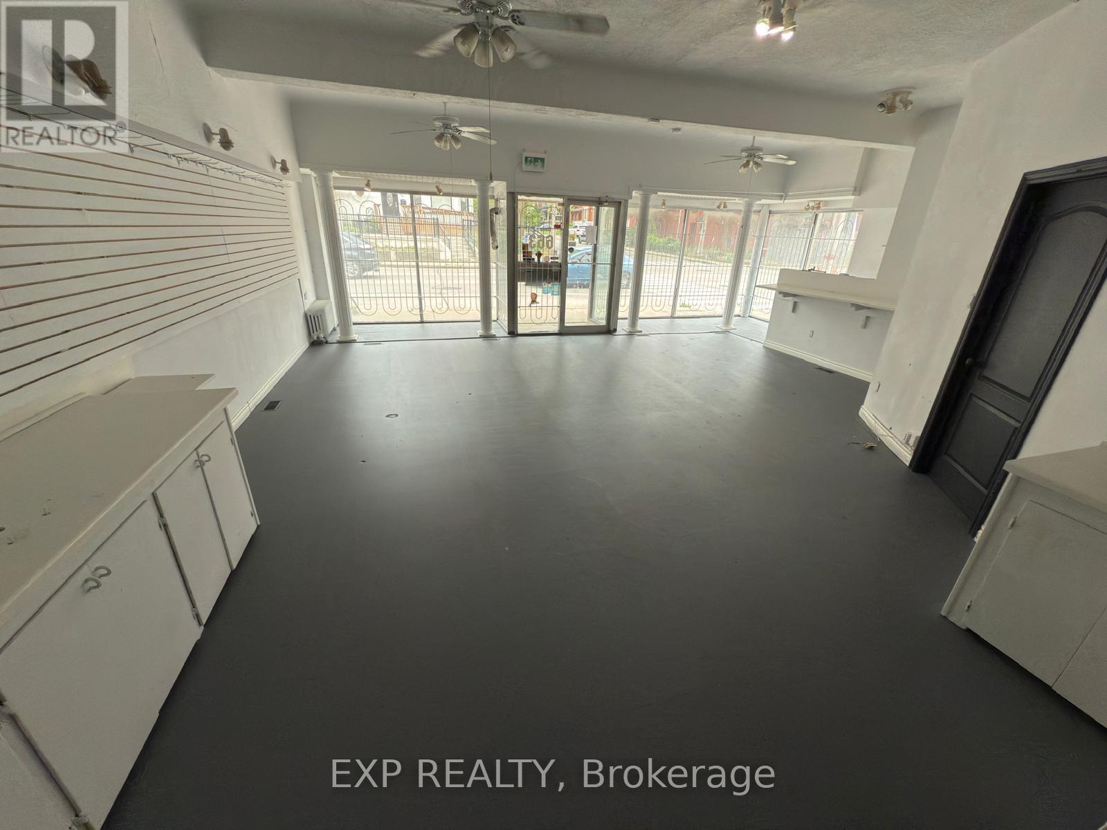 663 Main Street E, Hamilton, Ontario  L8M 1K1 - Photo 4 - X12478891