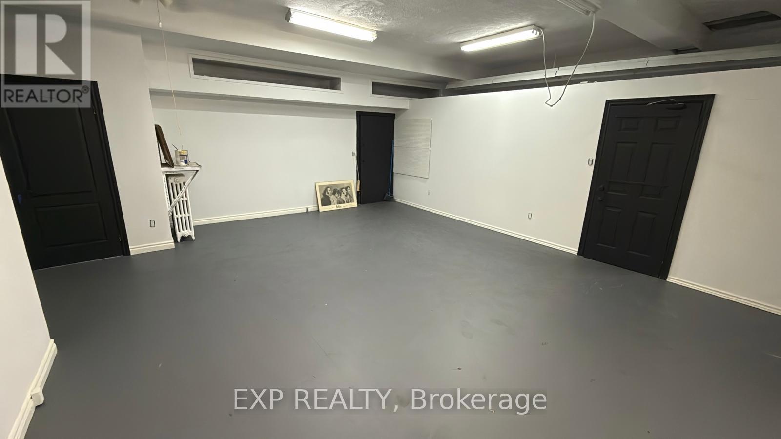 663 Main Street E, Hamilton, Ontario  L8M 1K1 - Photo 6 - X12478891