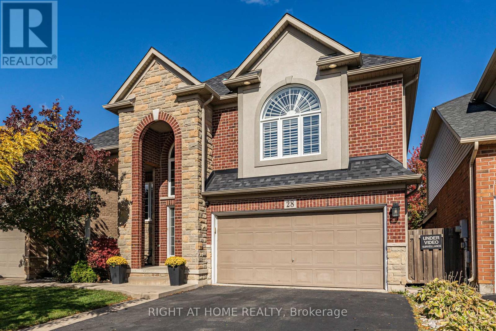 28 SPRINGBREEZE HEIGHTS W, Hamilton, Ontario