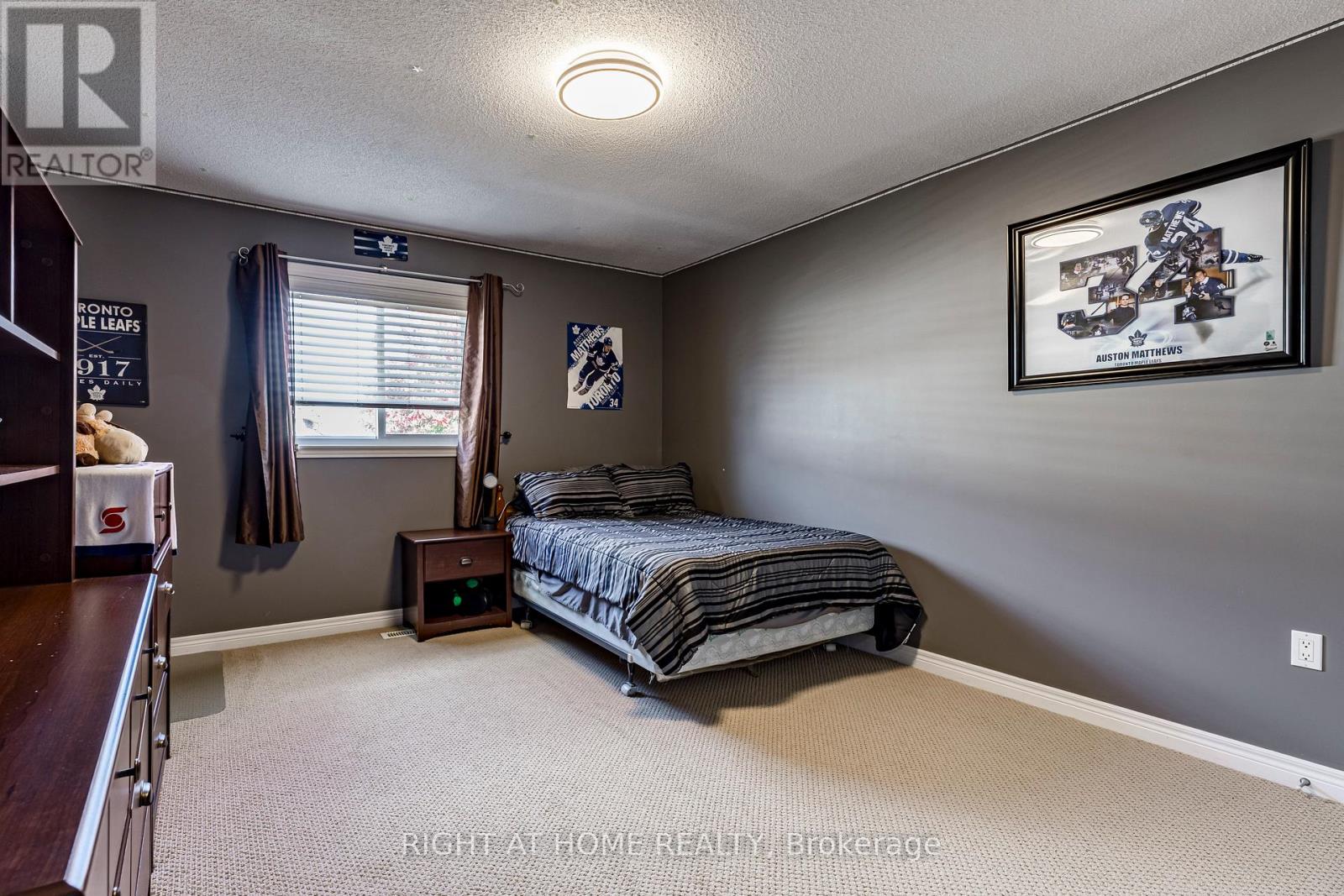 28 Springbreeze Heights W, Hamilton, Ontario  L8E 0A4 - Photo 20 - X12478907
