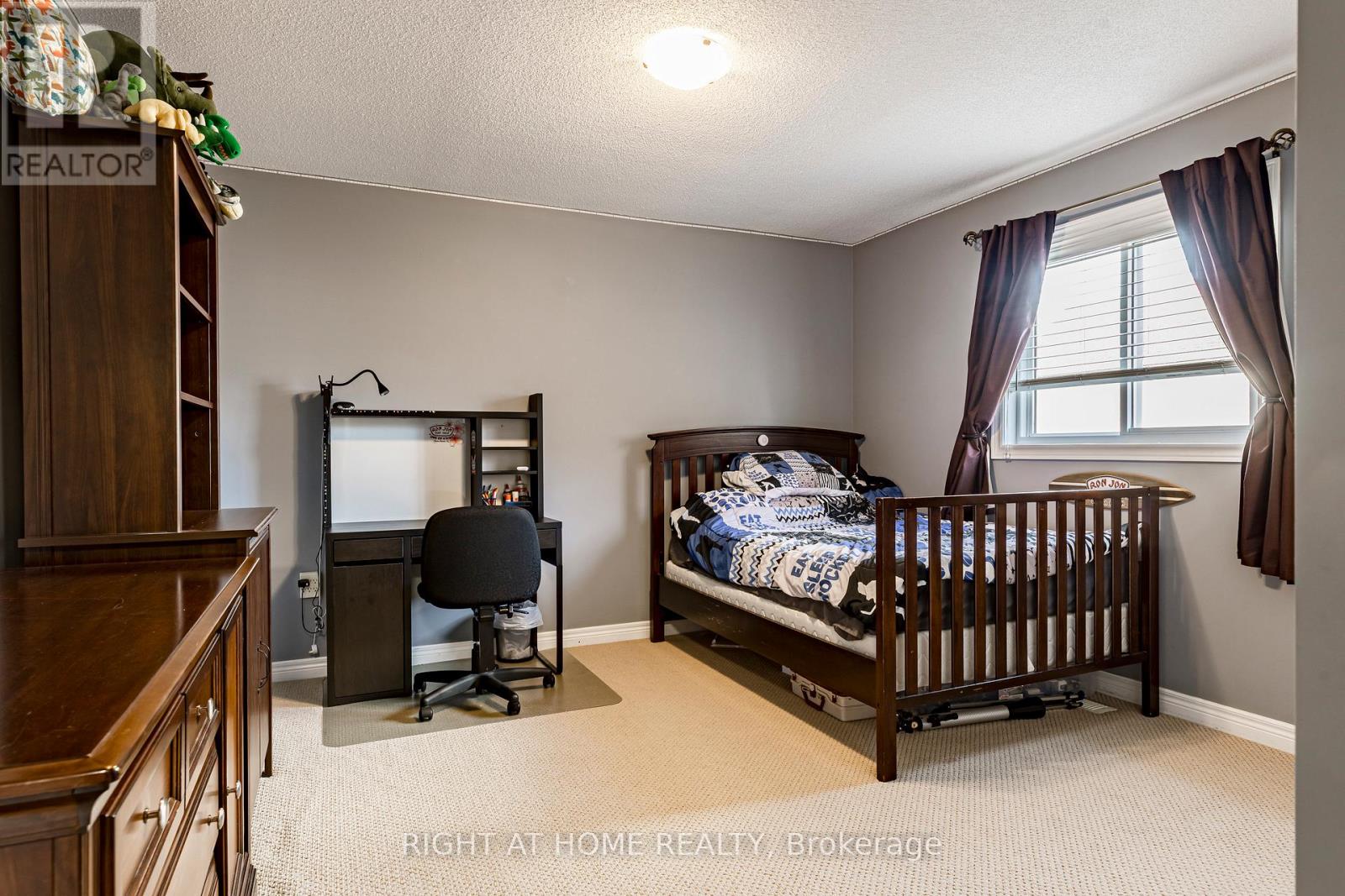 28 Springbreeze Heights W, Hamilton, Ontario  L8E 0A4 - Photo 21 - X12478907