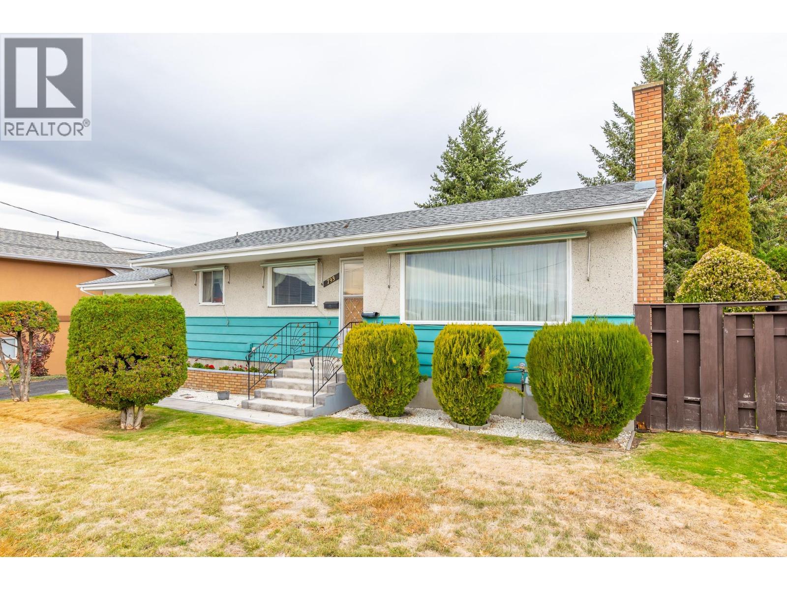 793 Maccleave Avenue, Penticton, British Columbia  V2A 3C4 - Photo 2 - 10366604