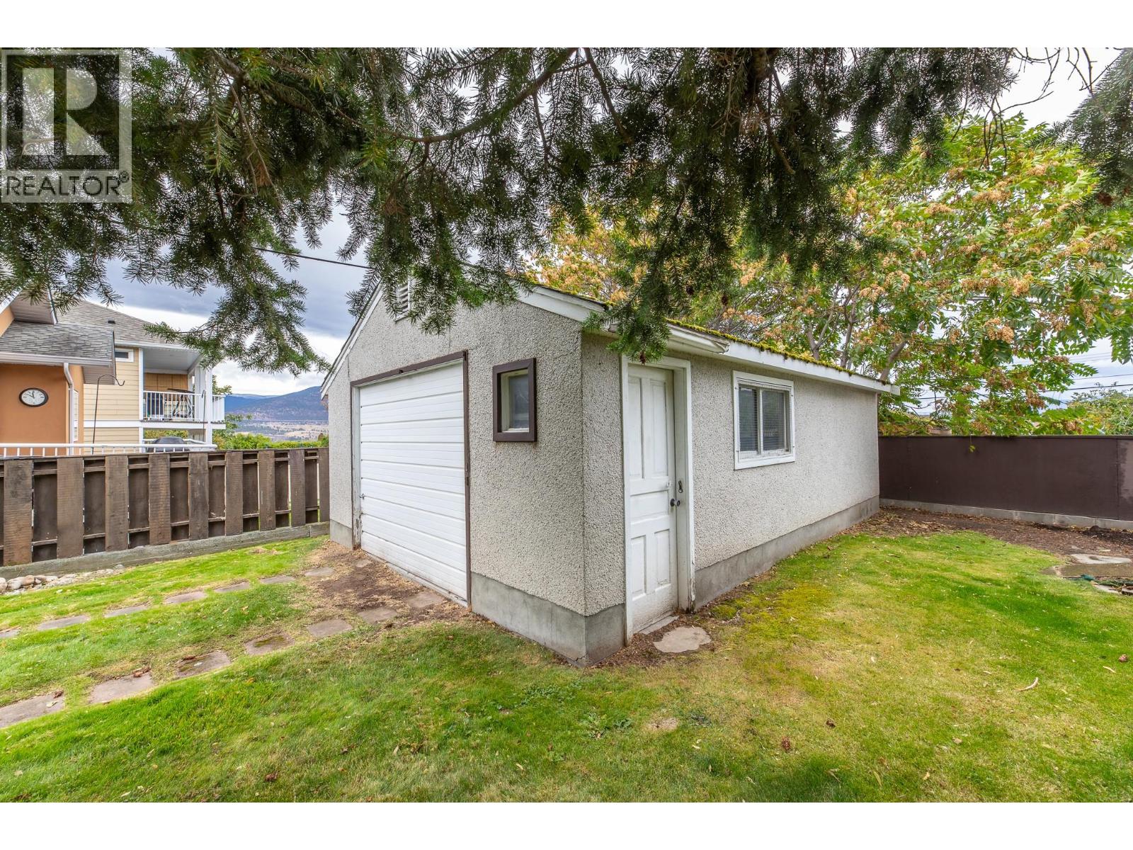 793 Maccleave Avenue, Penticton, British Columbia  V2A 3C4 - Photo 11 - 10366604