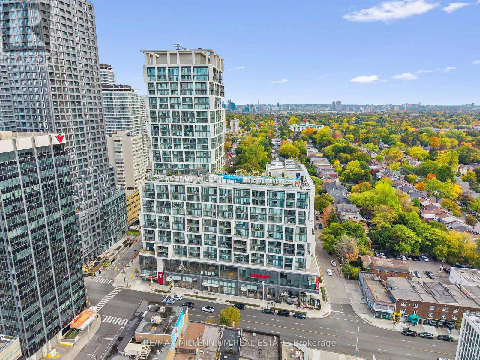 802 - 5 SOUDAN AVENUE, Toronto, Ontario