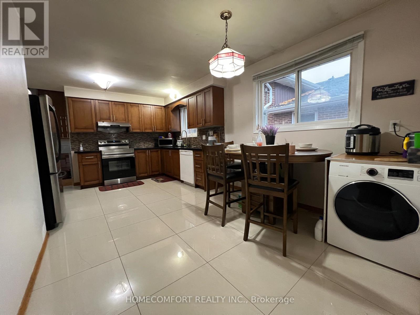 117 Shawnee Circle, Toronto, Ontario  M2H 2Y3 - Photo 5 - C12478956