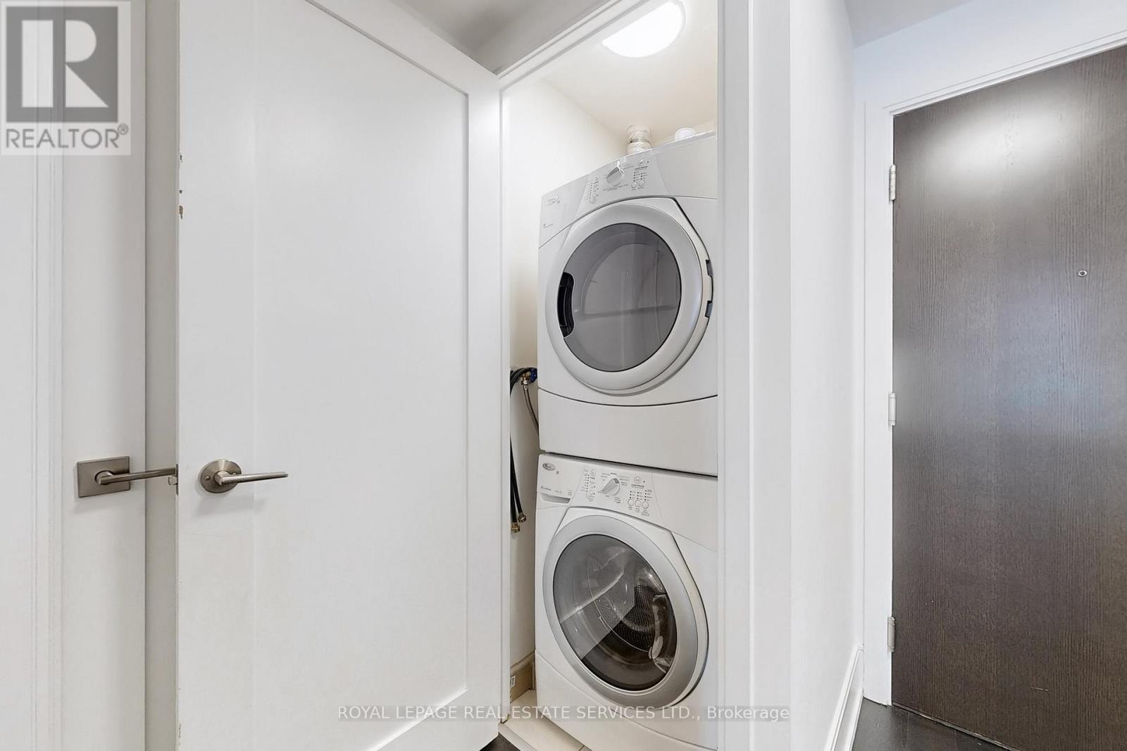 1806 - 25 Broadway Avenue, Toronto, Ontario  M4P 1T7 - Photo 23 - C12478993