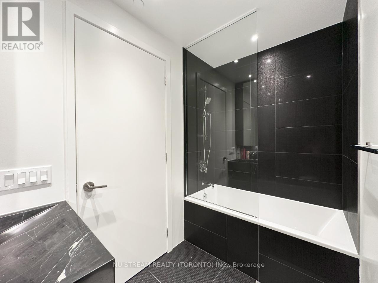 2012 - 11 Yorkville Avenue, Toronto, Ontario  M4W 0B7 - Photo 12 - C12478998