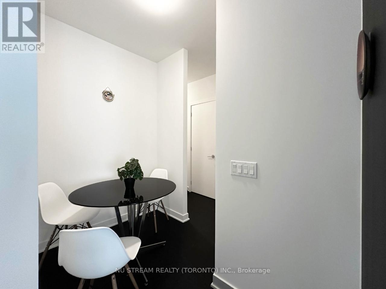 2012 - 11 Yorkville Avenue, Toronto, Ontario  M4W 0B7 - Photo 19 - C12478998