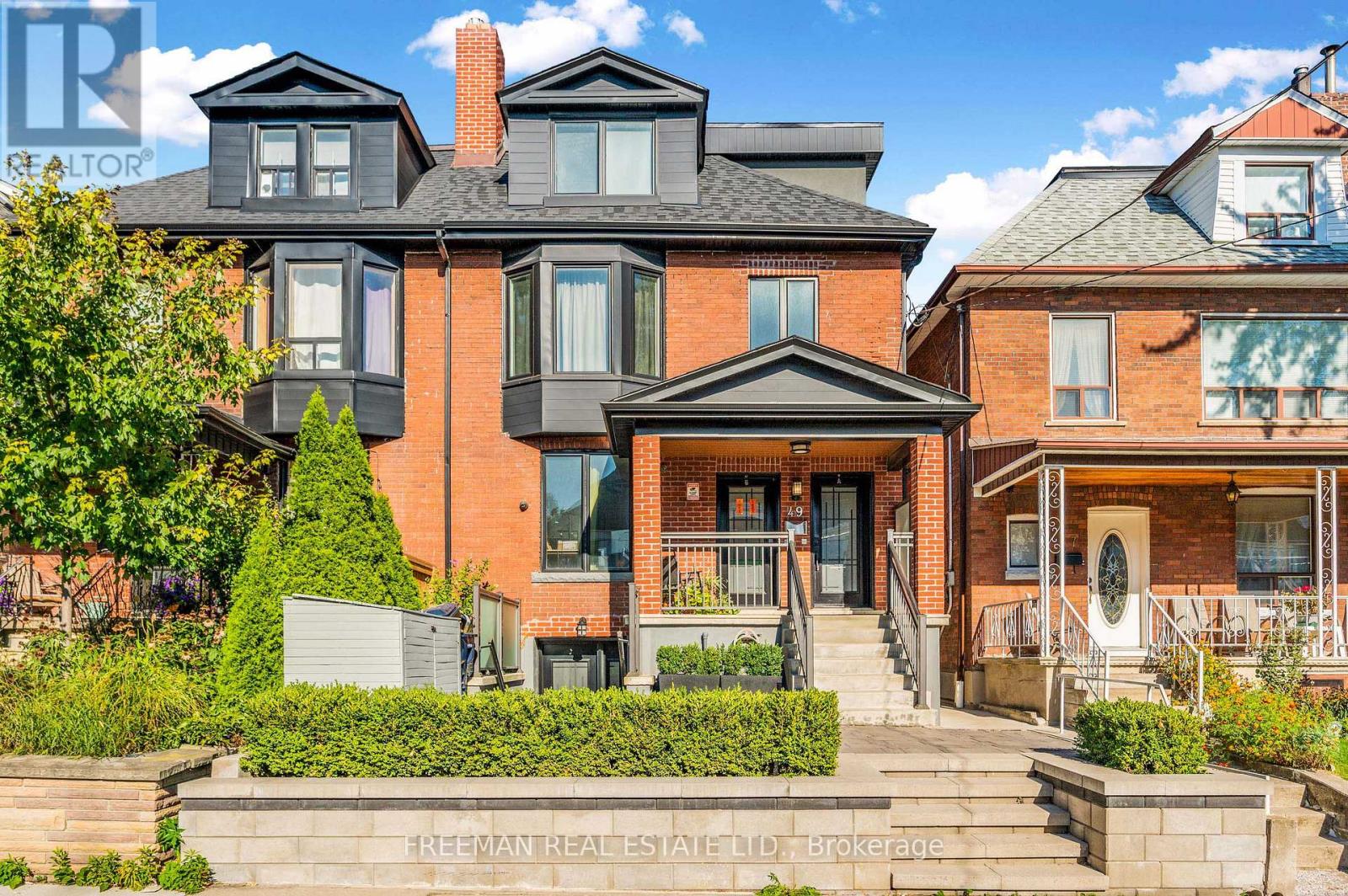 49 BEATRICE STREET, Toronto, Ontario