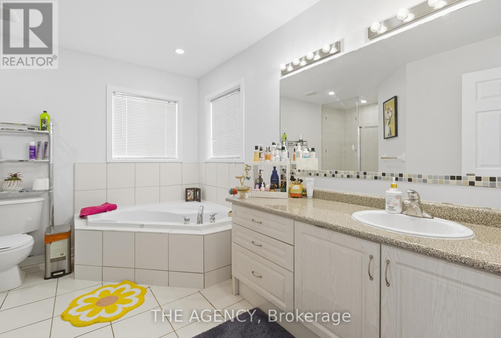 12 Robert Attersley Drive E, Whitby, Ontario  L1R 3E3 - Photo 24 - E12479006