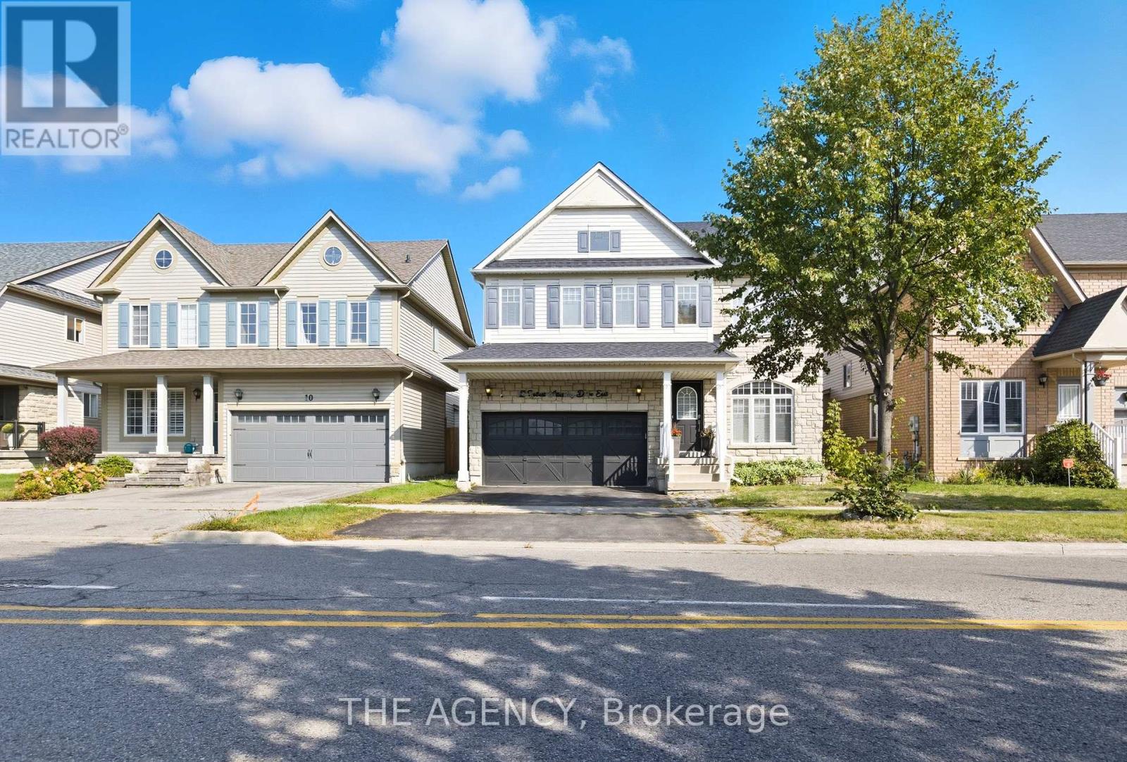 12 Robert Attersley Drive E, Whitby, Ontario  L1R 3E3 - Photo 3 - E12479006