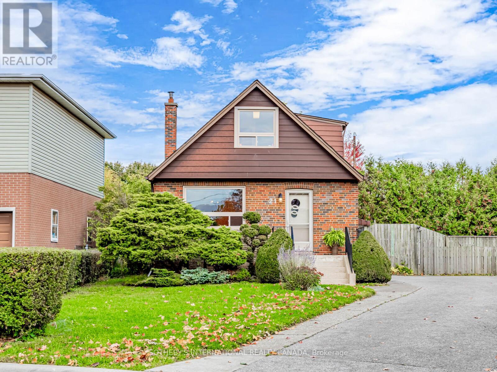21 Tripp Crescent, Toronto, Ontario  M1P 1B4 - Photo 2 - E12479007