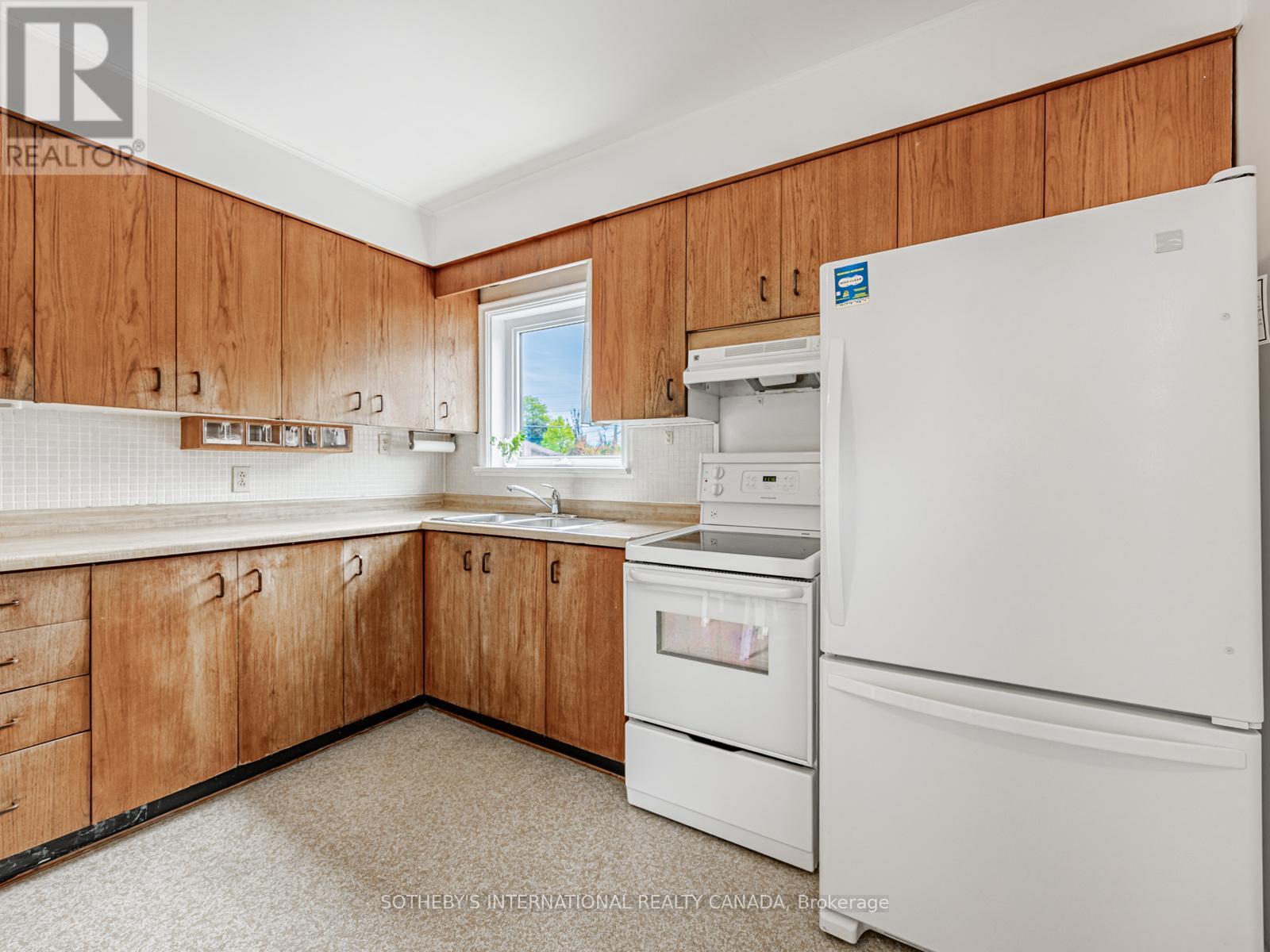 21 Tripp Crescent, Toronto, Ontario  M1P 1B4 - Photo 6 - E12479007