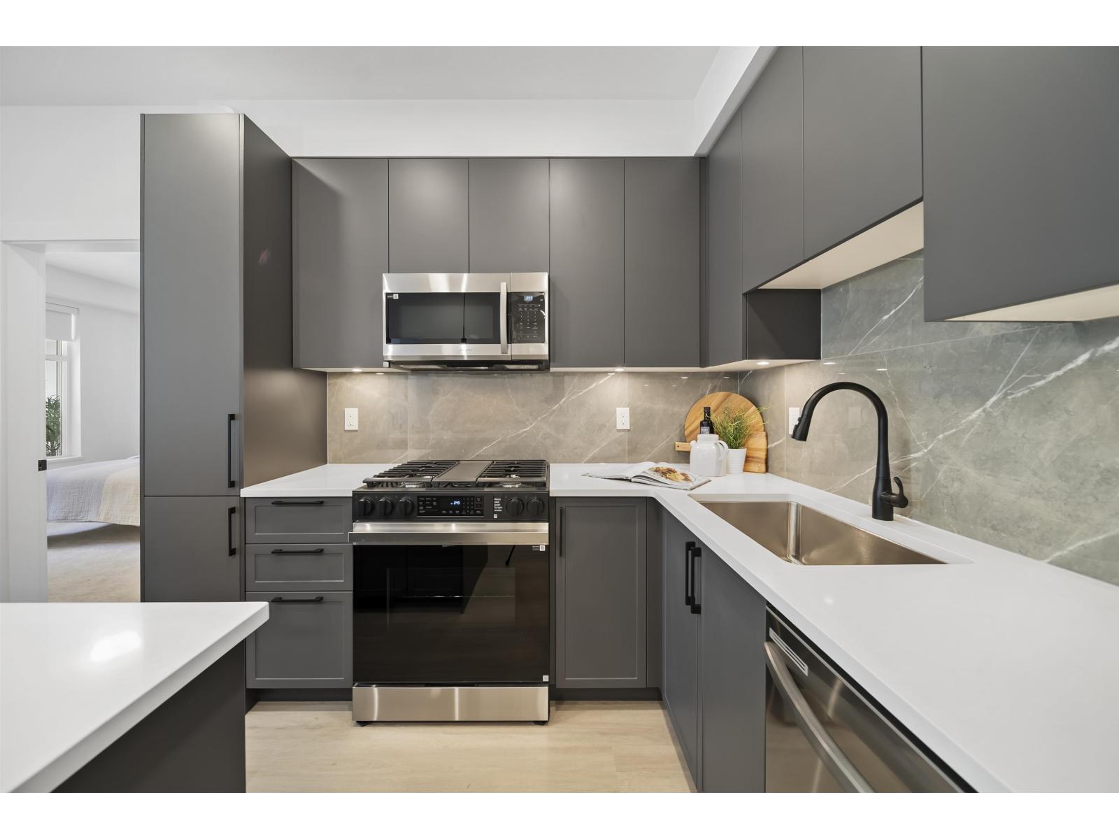 112 3438 146a Street, Surrey, British Columbia  V0V 0V0 - Photo 4 - R3061365