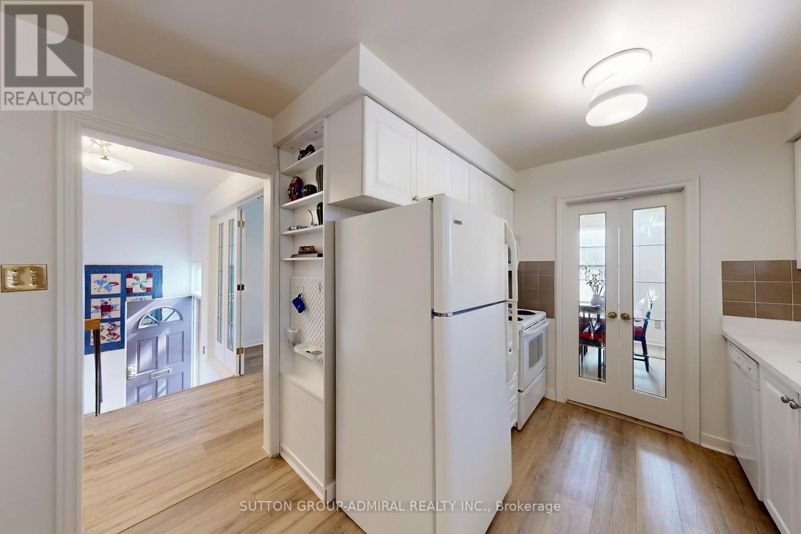 46 Merrylynn Drive, Richmond Hill, Ontario  L4C 5A9 - Photo 11 - N12478940