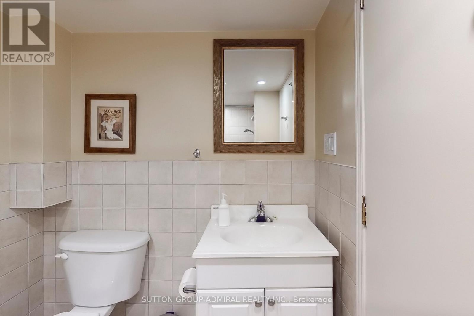 46 Merrylynn Drive, Richmond Hill, Ontario  L4C 5A9 - Photo 27 - N12478940