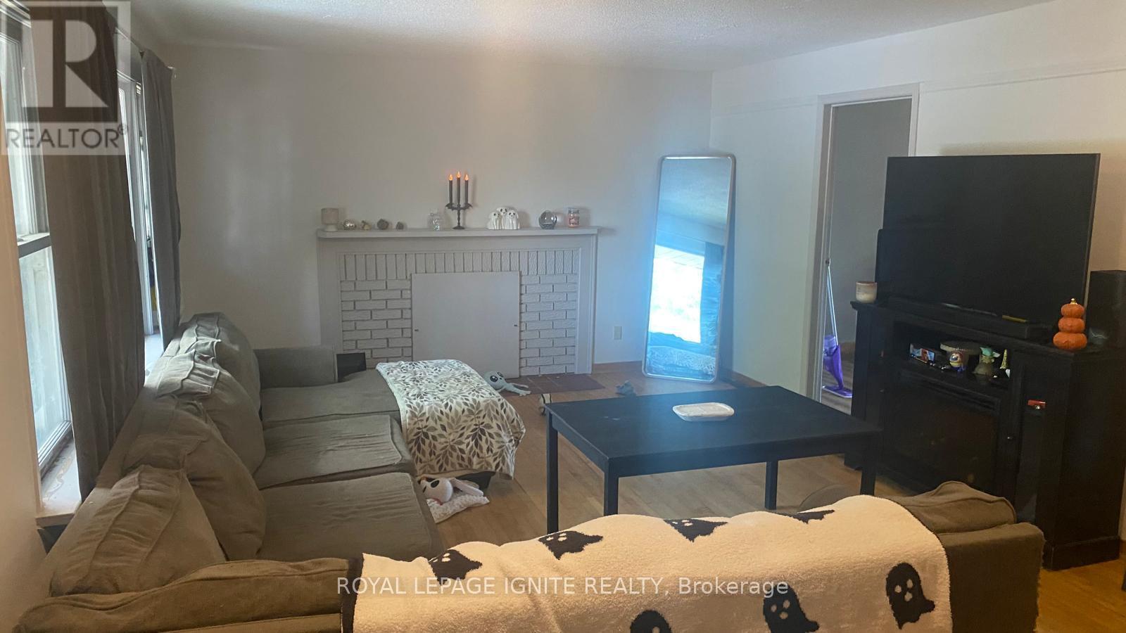 385 & 387 West Street N, Orillia, Ontario  L3V 5E7 - Photo 10 - S12479016