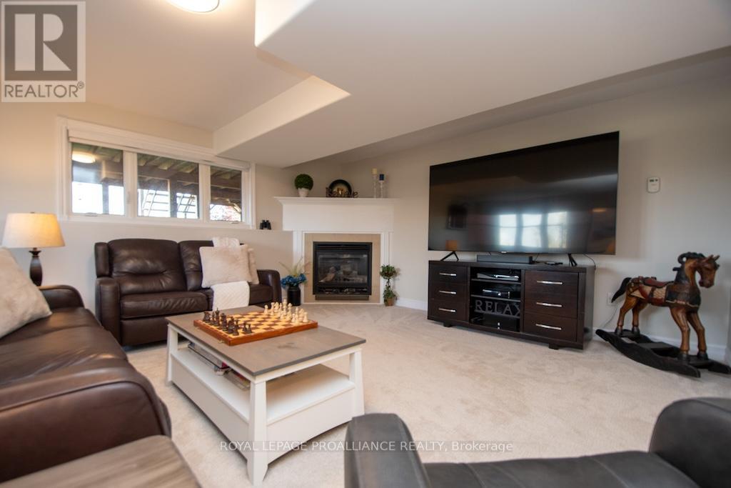 1445 Ireland Drive, Peterborough (Monaghan Ward 2), Ontario  K9K 0A4 - Photo 32 - X12478402