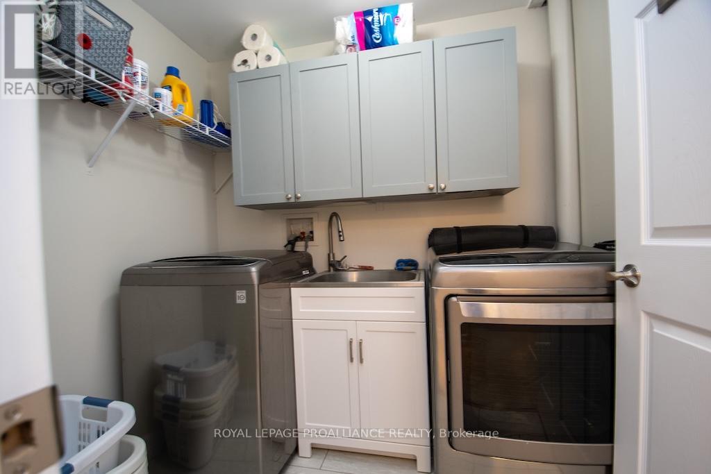 1445 Ireland Drive, Peterborough (Monaghan Ward 2), Ontario  K9K 0A4 - Photo 40 - X12478402