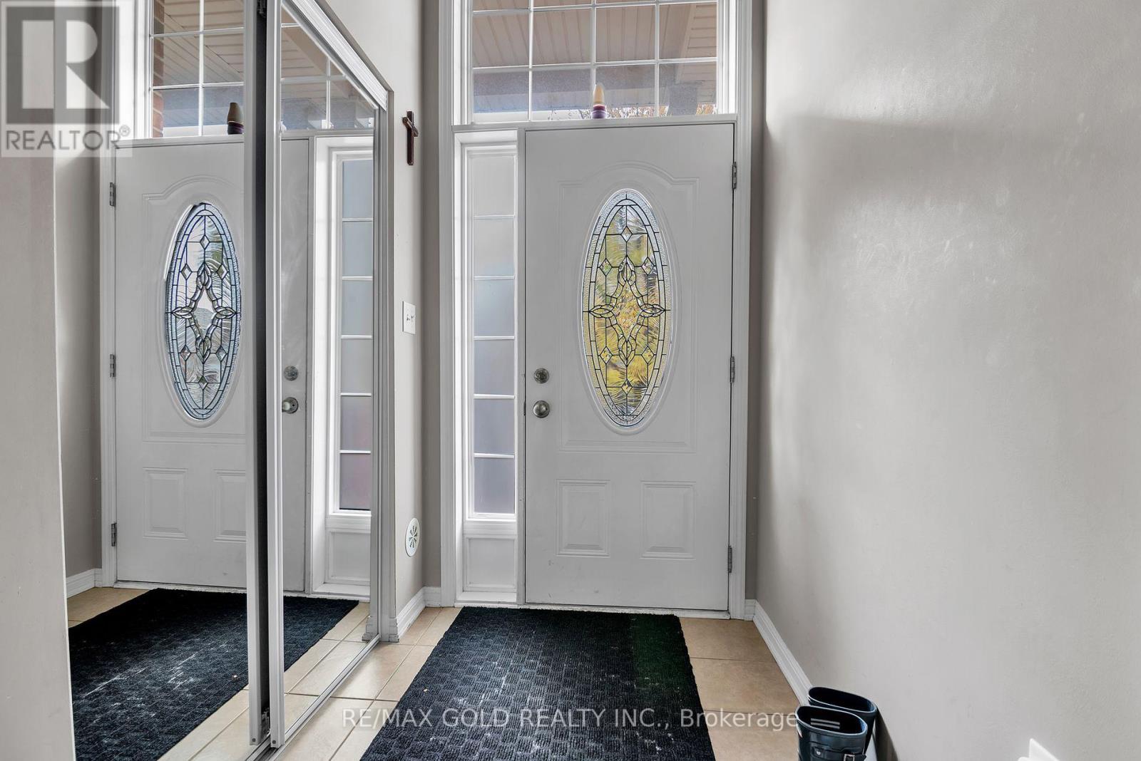 81 Bevington Road, Brampton, Ontario  L7A 0R7 - Photo 5 - W12478925