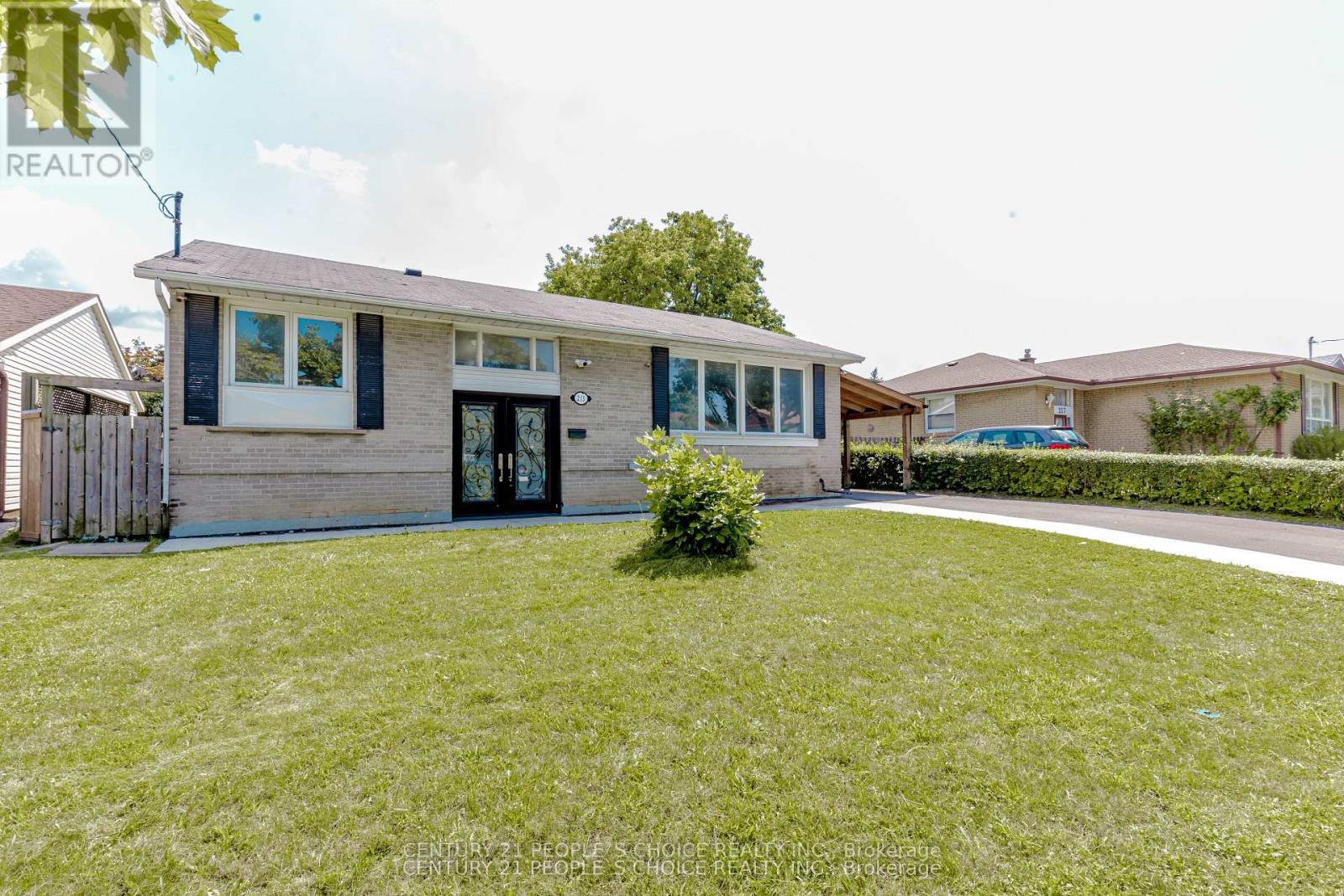 215 JEFFCOAT DRIVE, Toronto, Ontario